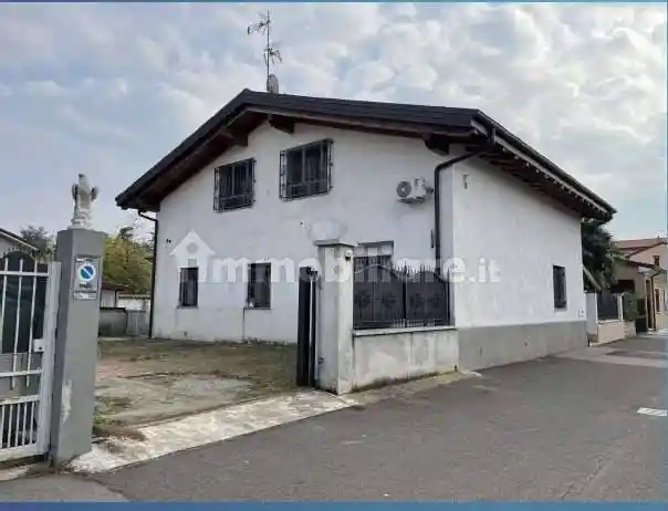Villa in vendita a Inveruno