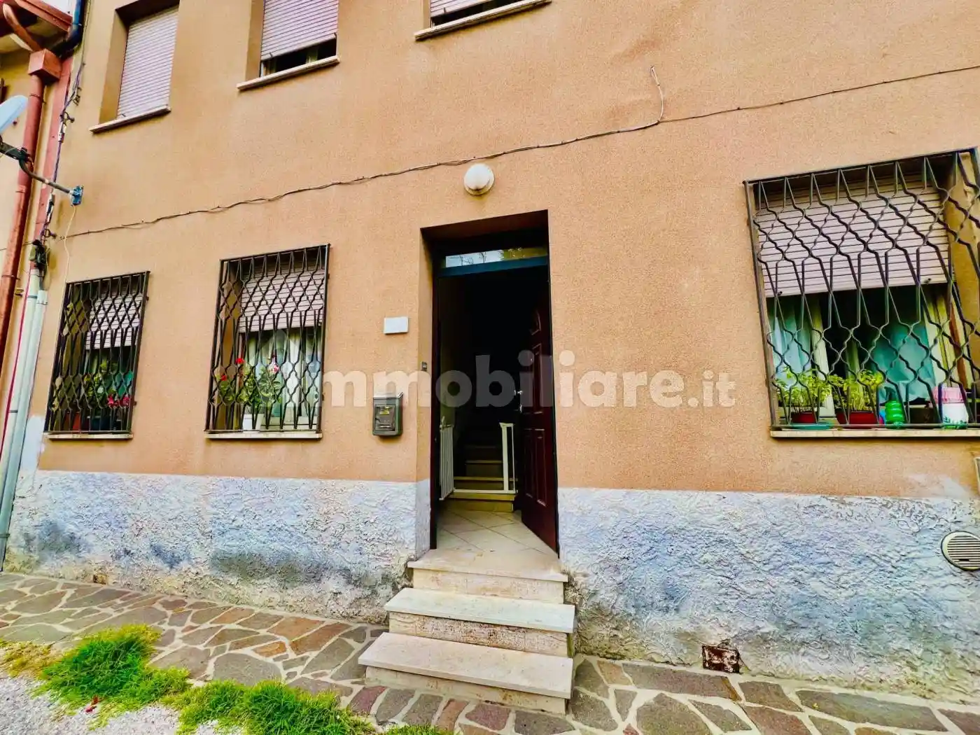 Casa indipendente in affitto a Ferrara