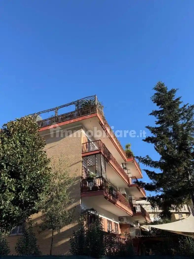 Appartamento in vendita a Roma