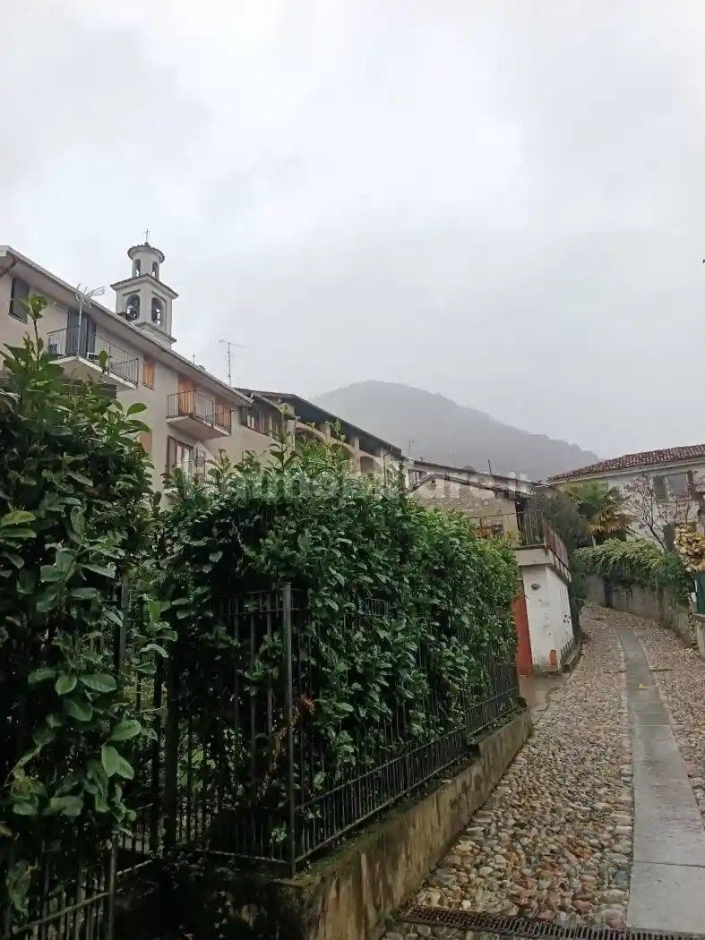 Appartamento in vendita a Duno