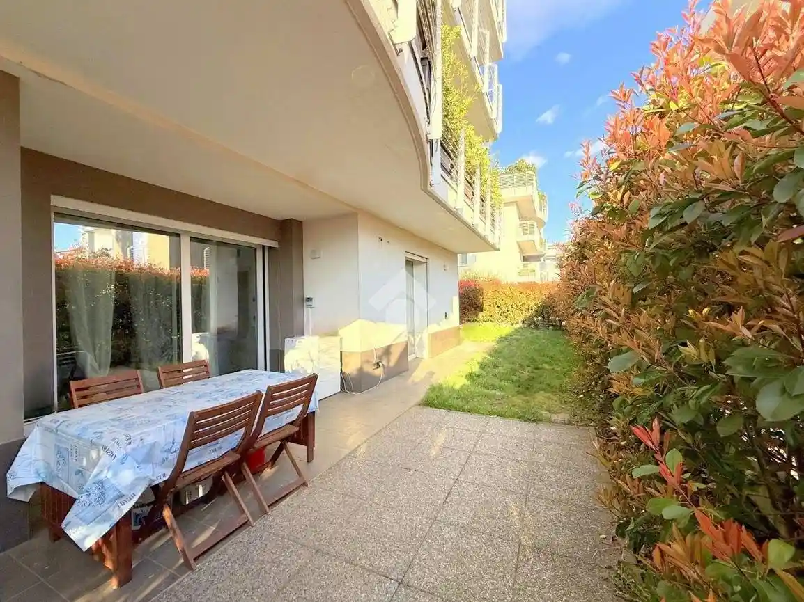 Appartamento in vendita a Caronno Pertusella