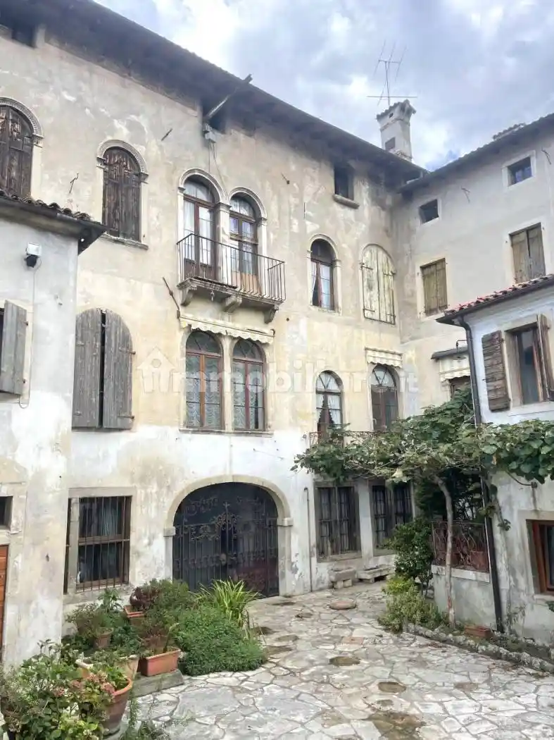 Casa indipendente in vendita a Vittorio Veneto