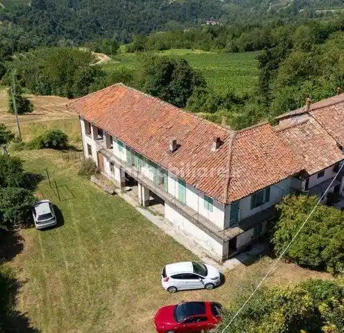 Villa in vendita a Roddino