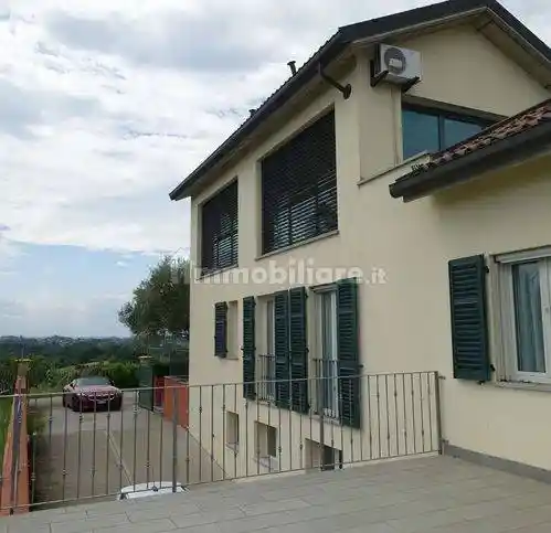 Villa in vendita a Mombercelli
