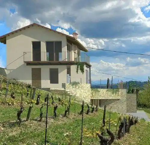 Villa in vendita a Monforte d'Alba