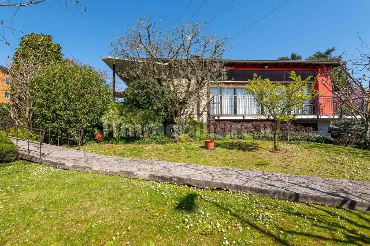 Villa in vendita a Curno