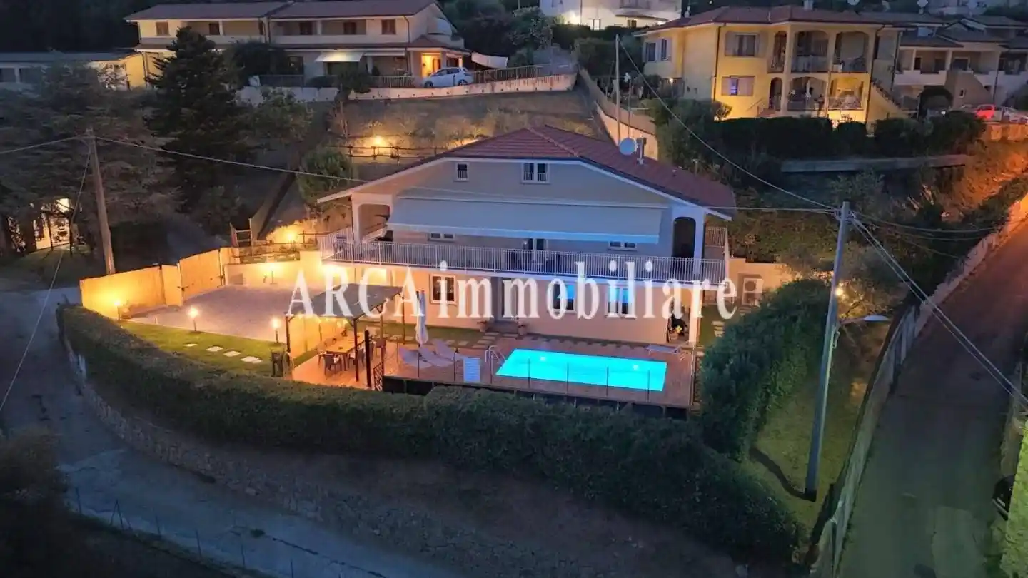 Villa in vendita a Massarosa