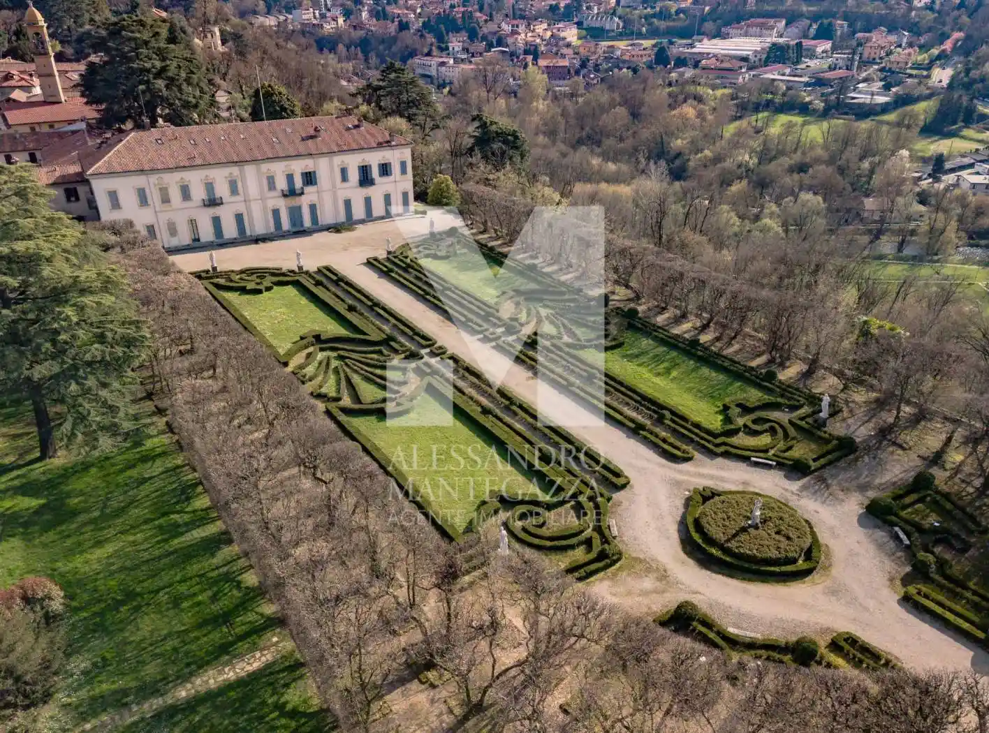 Appartamento in vendita a Carate Brianza