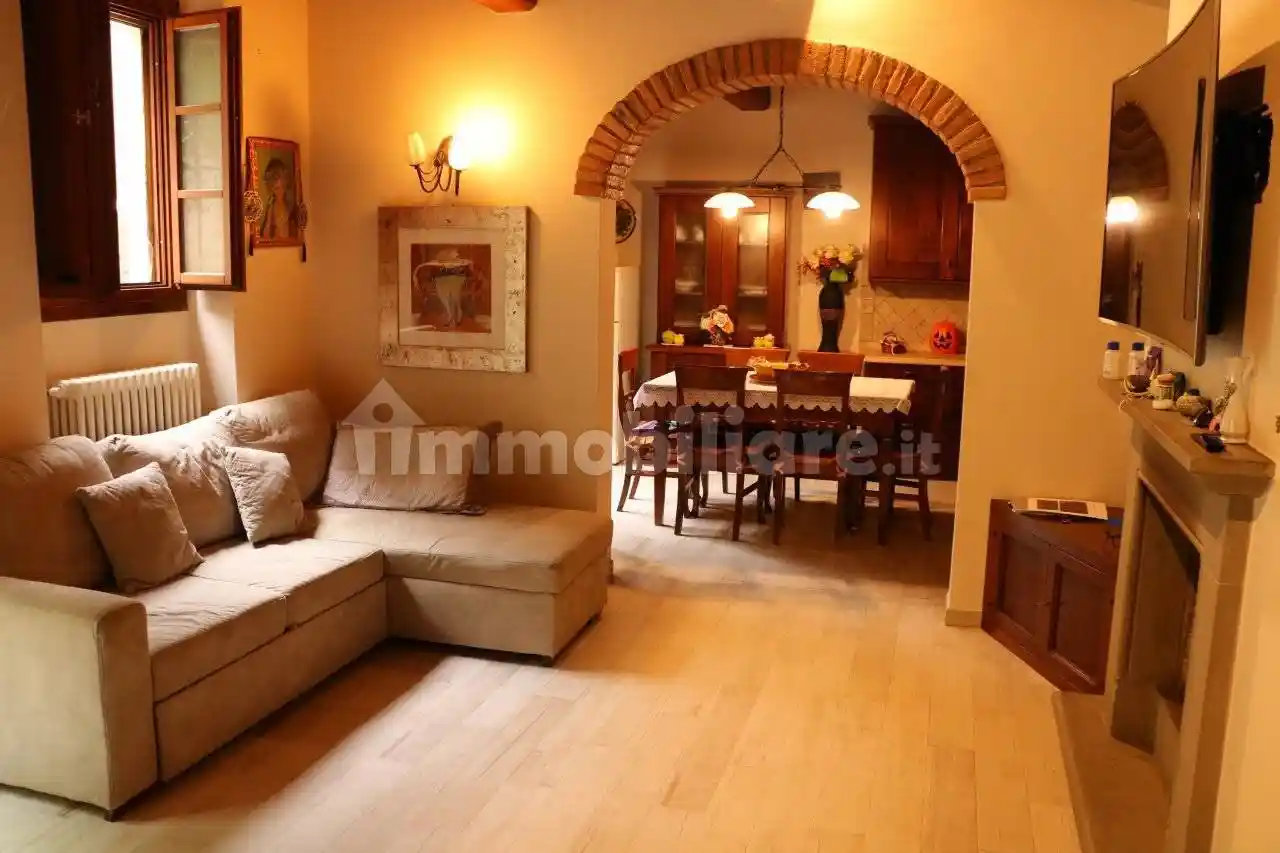 Palazzo - Edificio in vendita a Lastra a Signa