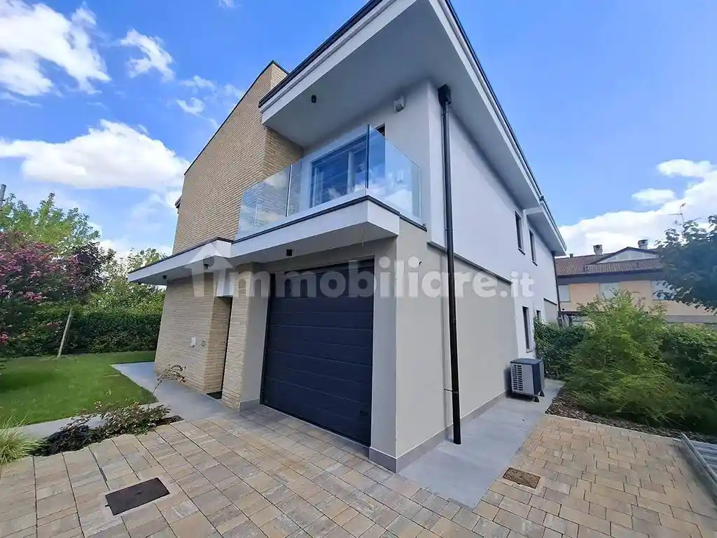 Villa in vendita a Parma