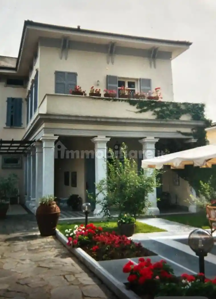 Villa in vendita a Carrara