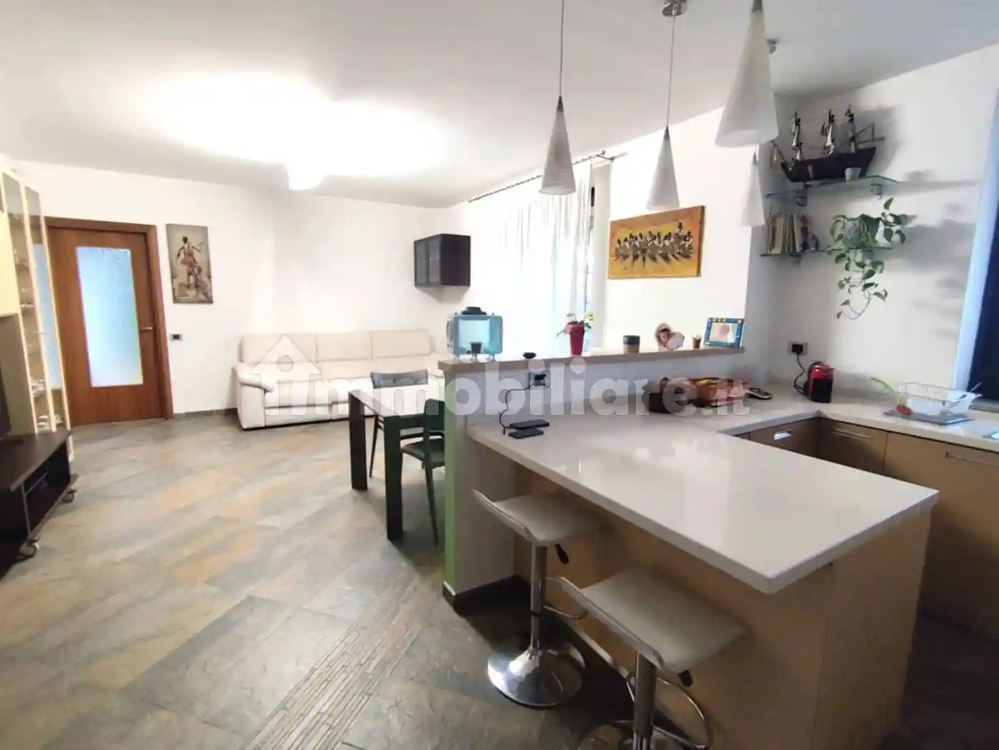 Appartamento in vendita a Gorla Minore