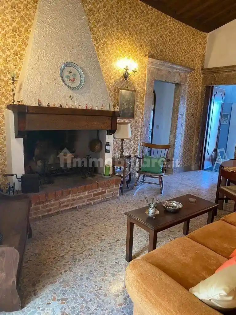 Appartamento in vendita a Scandriglia