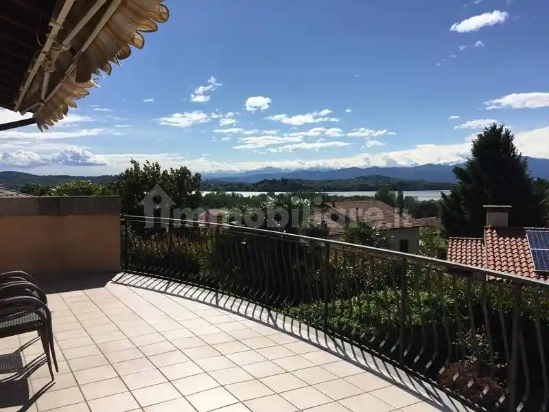 Appartamento in vendita a Gavirate