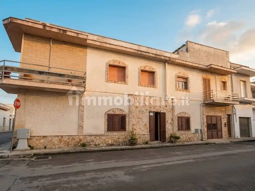 Villa in vendita a Campi Salentina