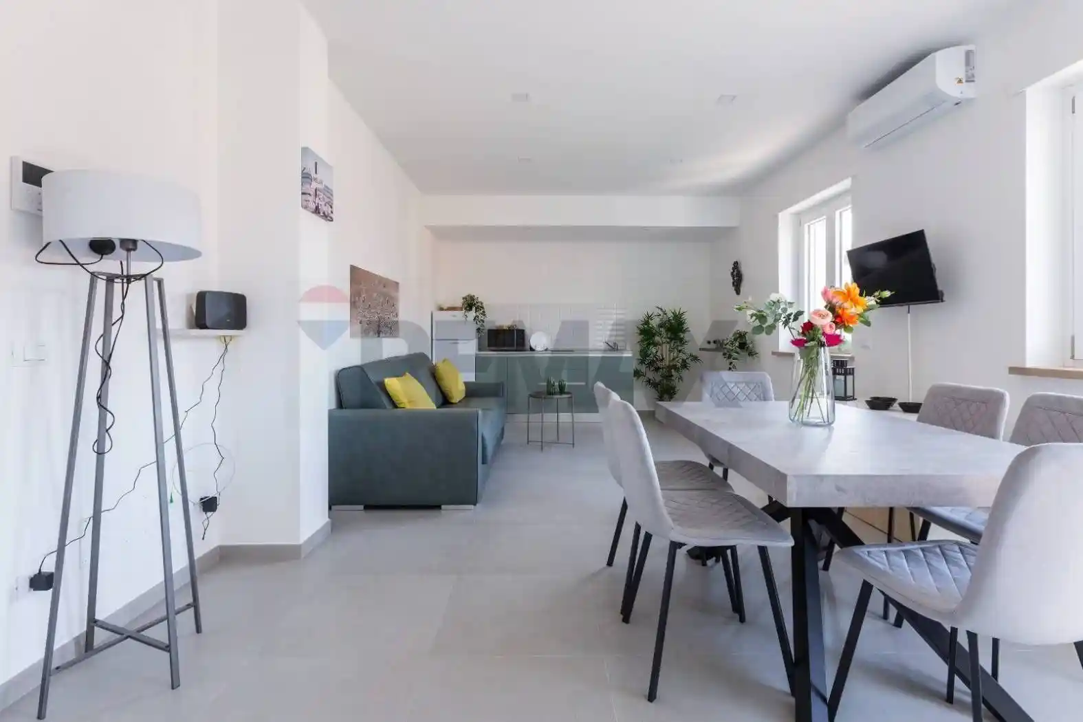 Palazzo - Edificio in vendita a Ciampino