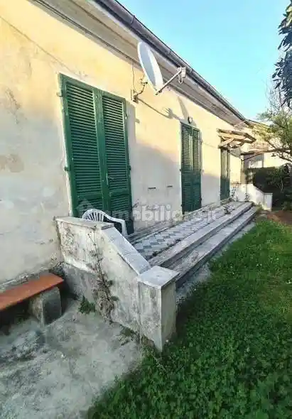 Casa indipendente in vendita a Massa