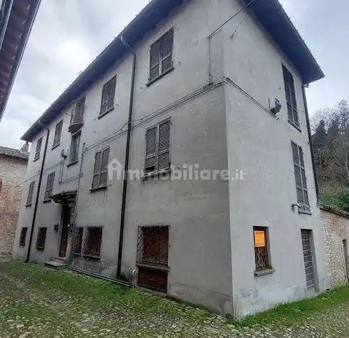 Casa indipendente in vendita a Castell'Arquato
