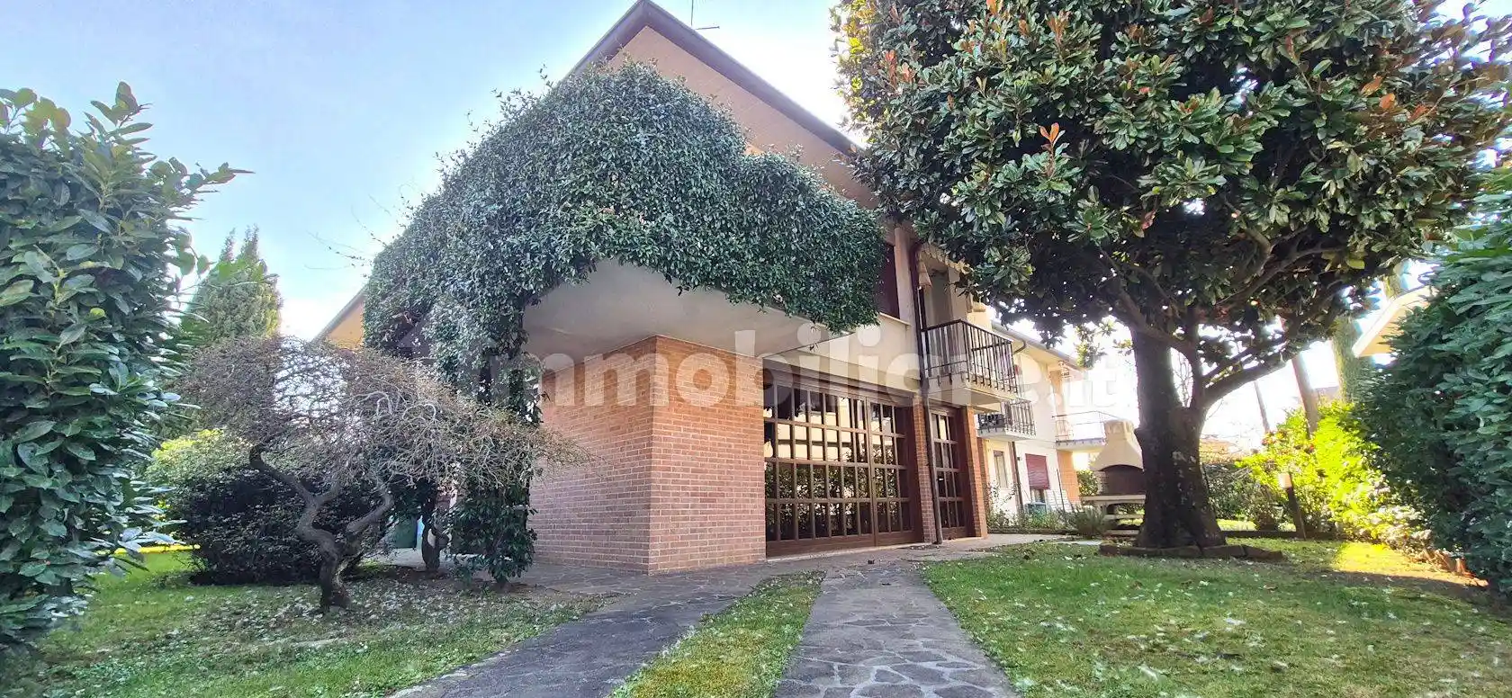 Villa in vendita a Bassano del Grappa