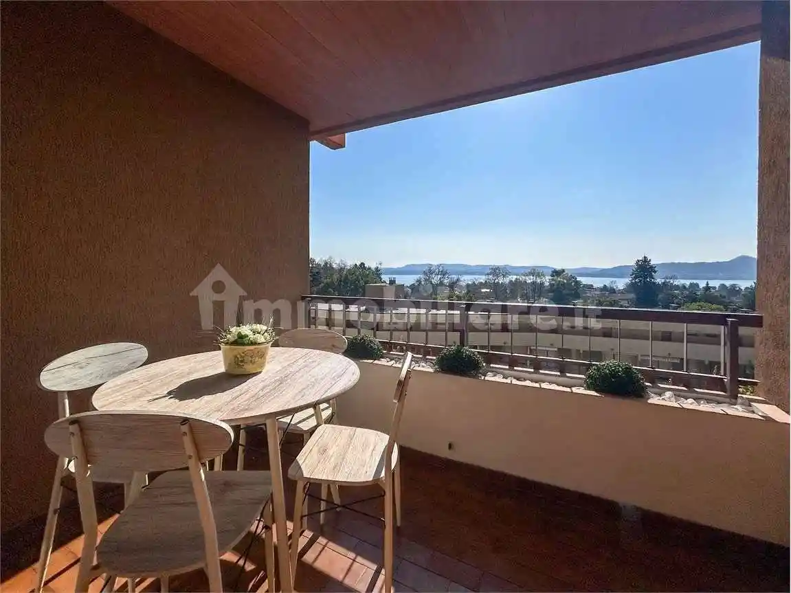 Appartamento in affitto a Lesa