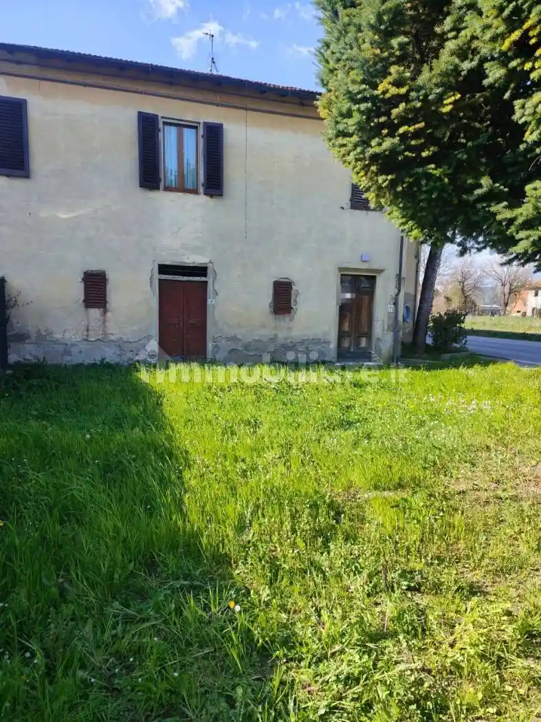 Casa indipendente in vendita a Bucine