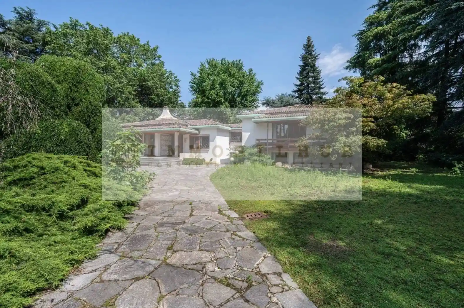 Villa in vendita a Carate Brianza