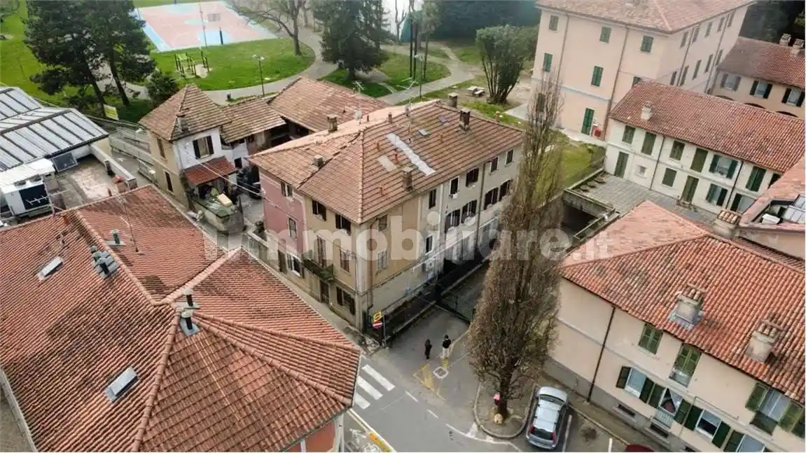 Appartamento in vendita a Vedano Olona