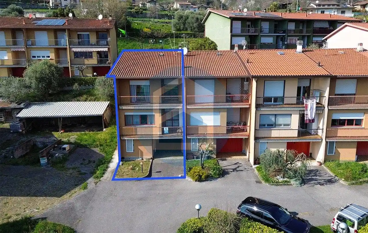 Villa in vendita a Costa Volpino