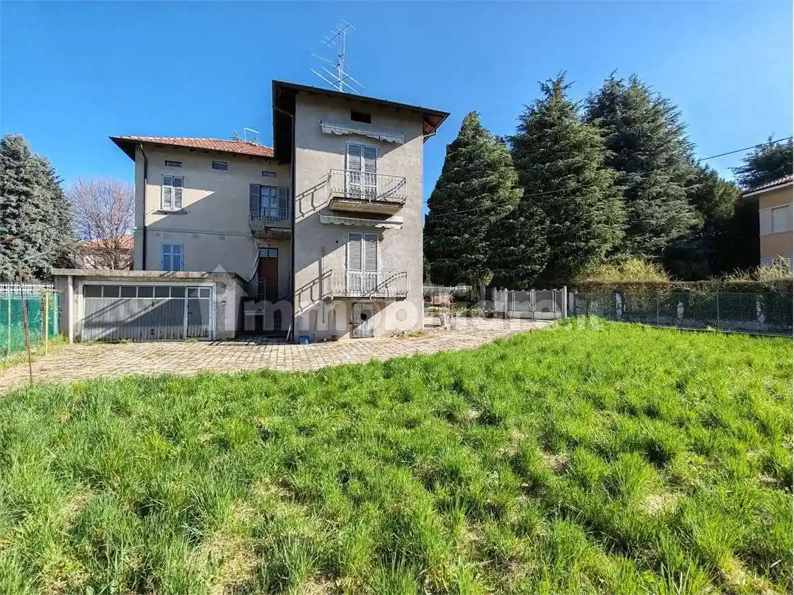 Villa in vendita a Olgiate Comasco