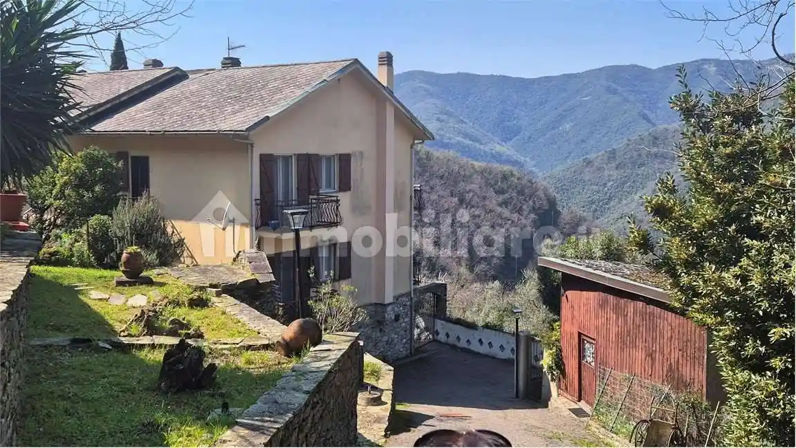 Appartamento in vendita a Avegno