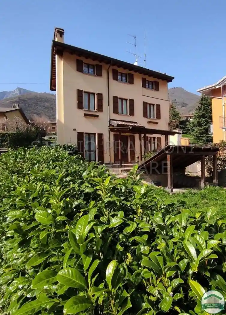 Villa in vendita a Ballabio