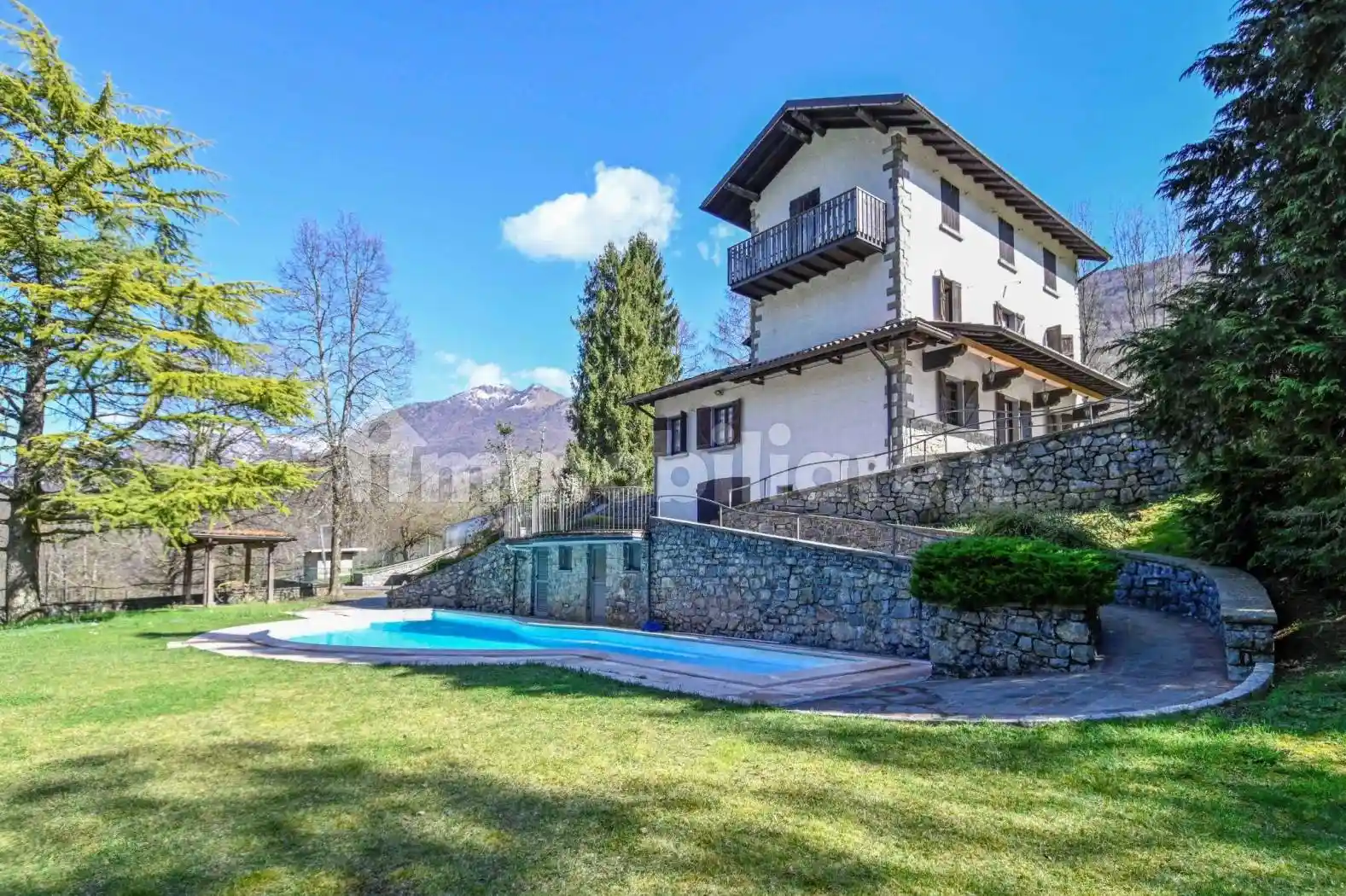 Villa in vendita a Algua