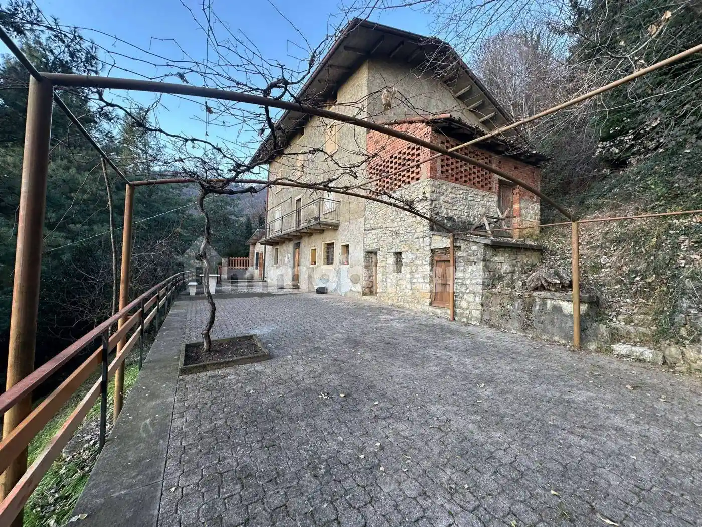 Rustico - Casale in vendita a Nembro