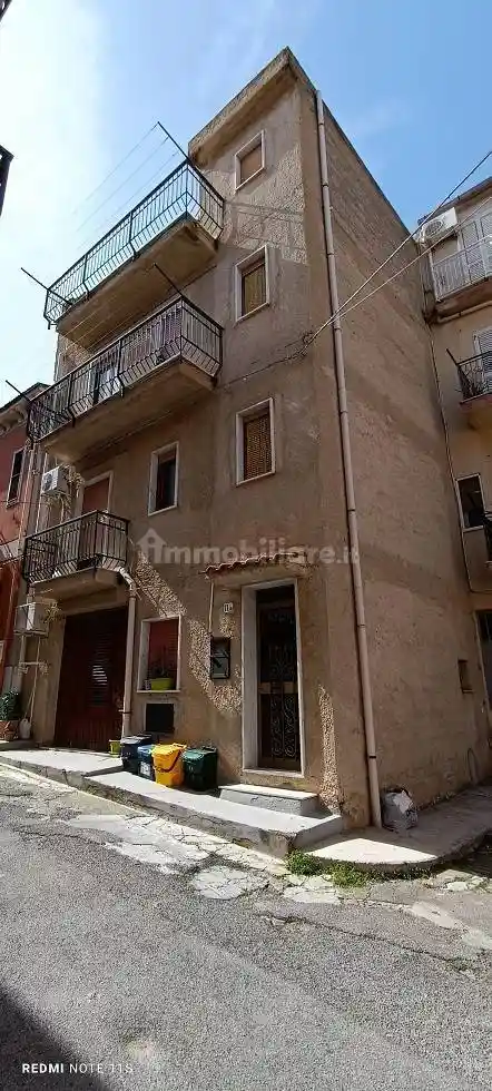 Casa indipendente in vendita a Campofelice di Roccella
