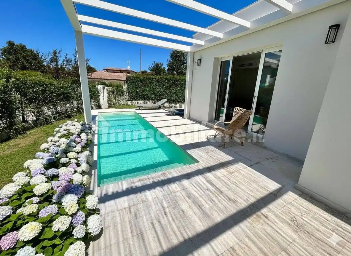 Villa in vendita a Forte dei Marmi