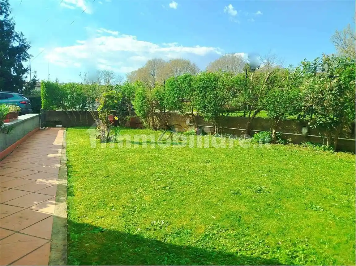 Villetta a schiera in vendita a Lucca