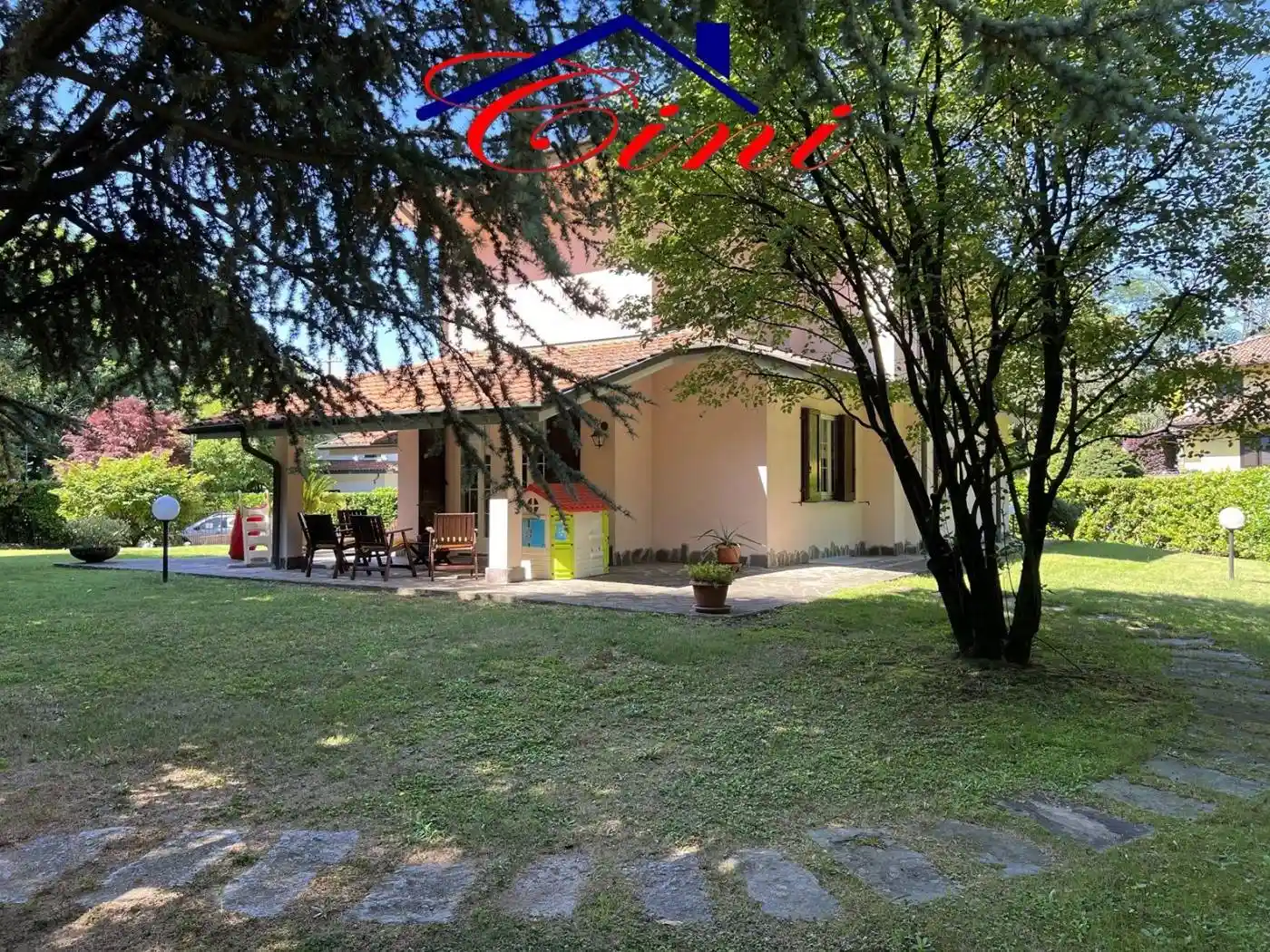 Villa in vendita a Oggiono