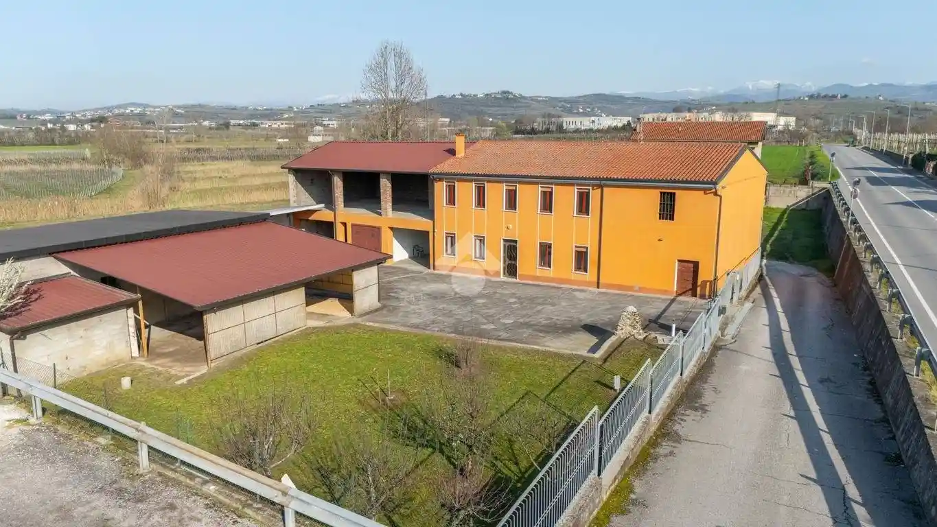 Casa indipendente in vendita a Soave