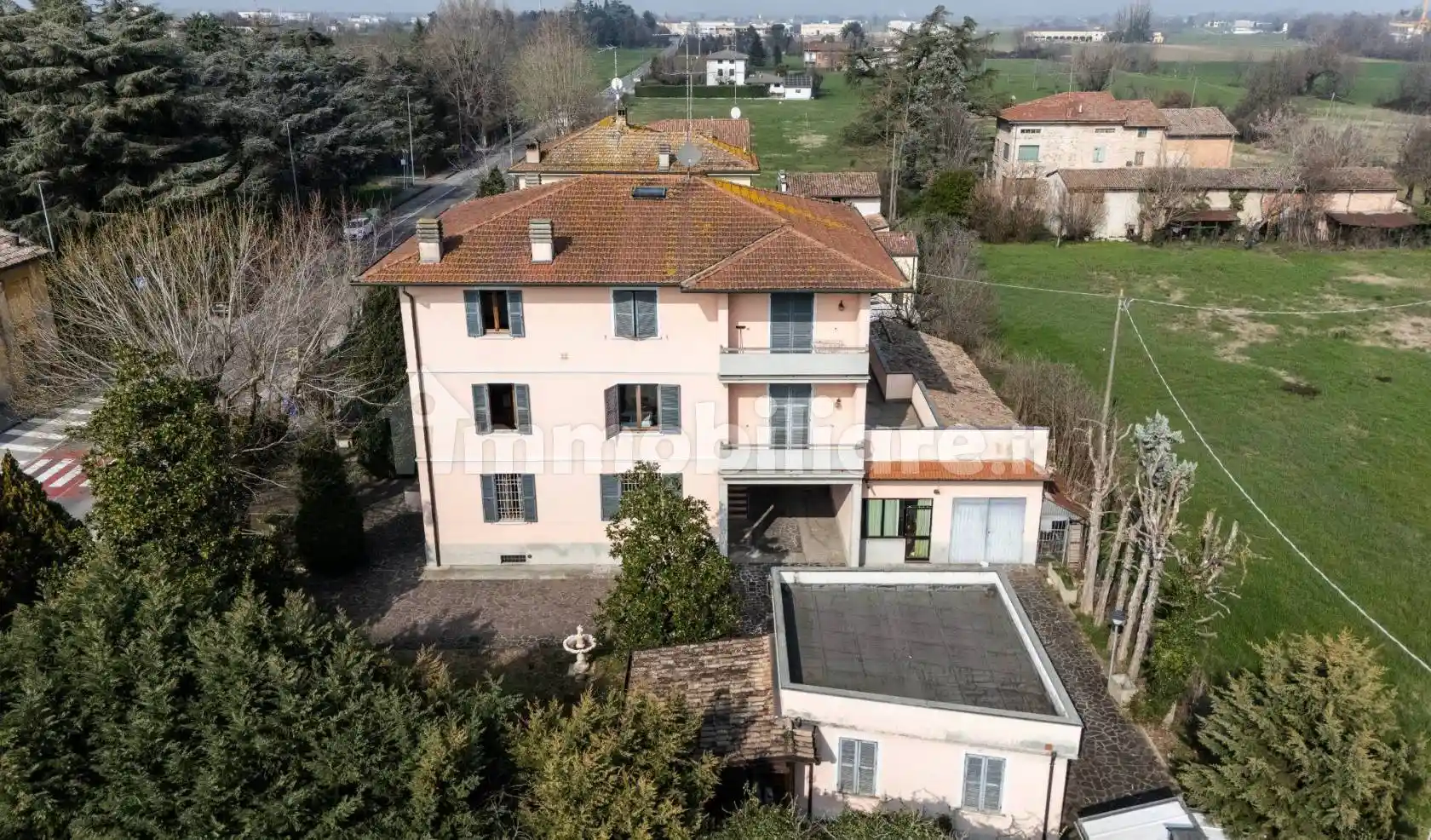 Villa in vendita a Parma