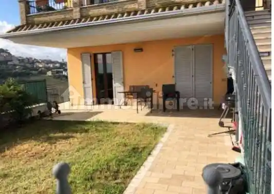 Casa indipendente in vendita a Fermo