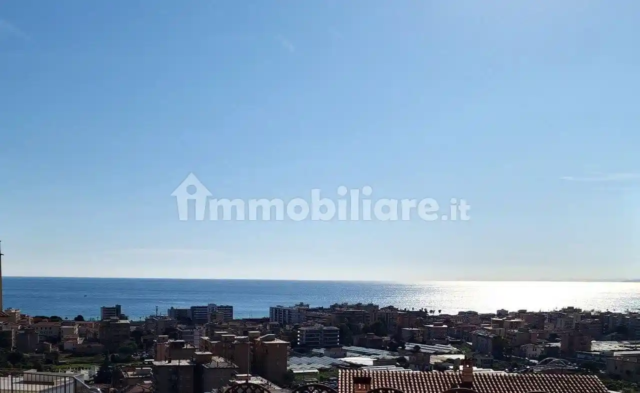 Appartamento in vendita a Vallecrosia