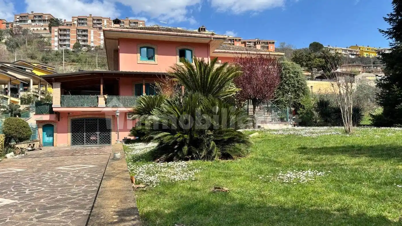 Villa in vendita a Alatri