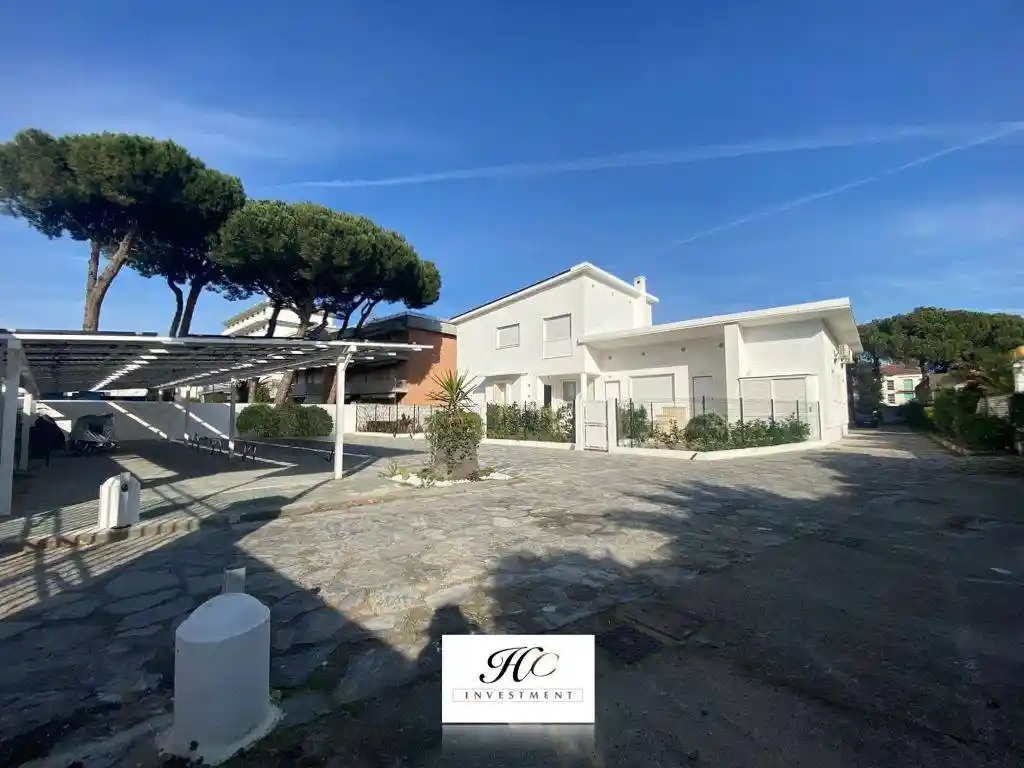 Casa indipendente in vendita a Camaiore
