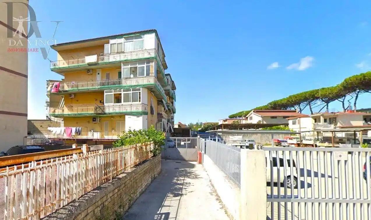 Appartamento in vendita a Napoli
