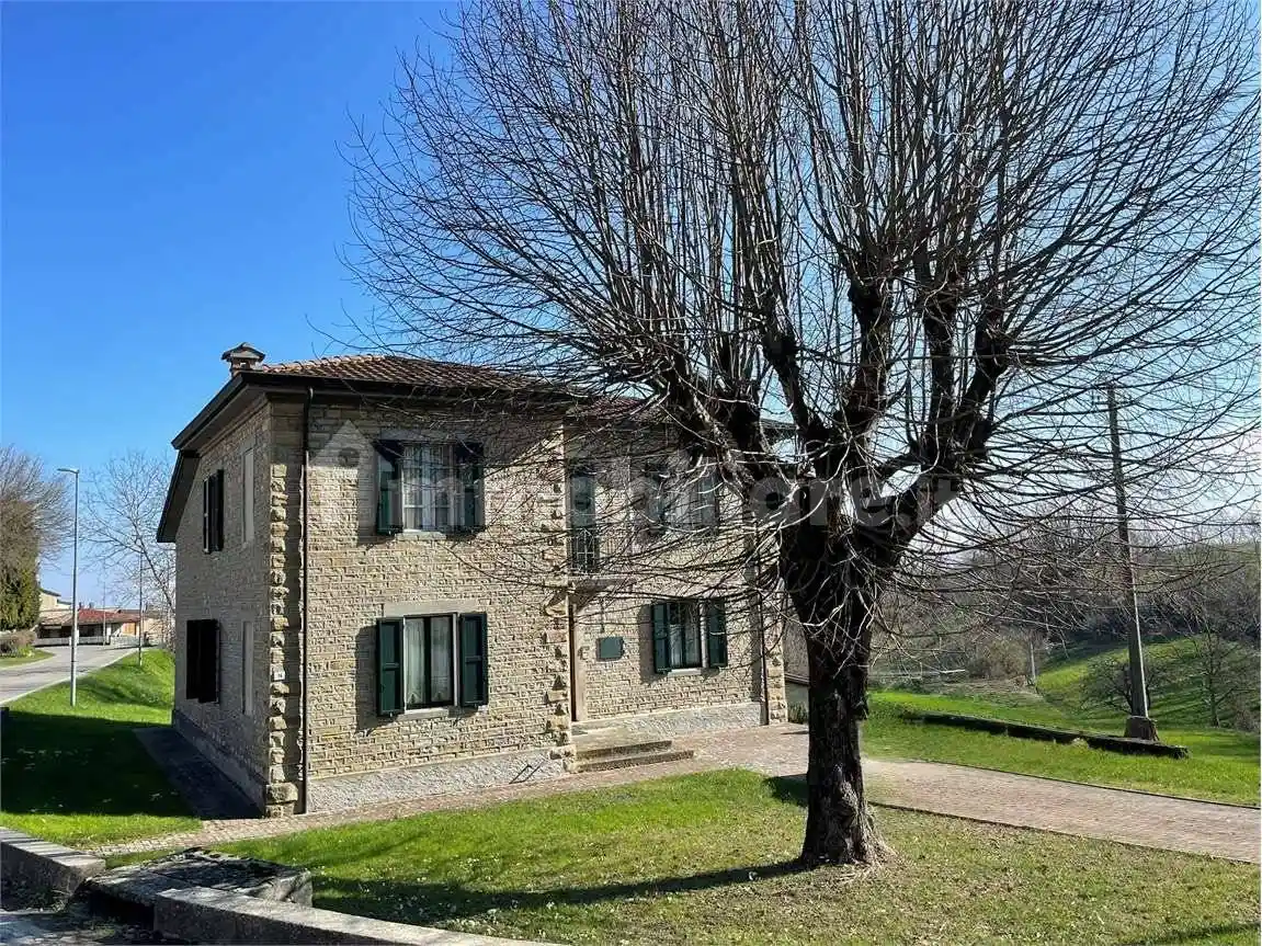 Casa indipendente in vendita a Neviano degli Arduini