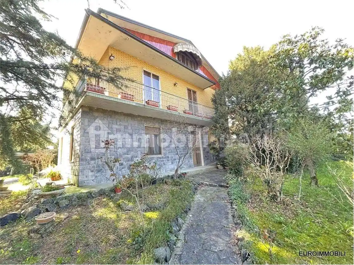 Villa in vendita a Traversetolo