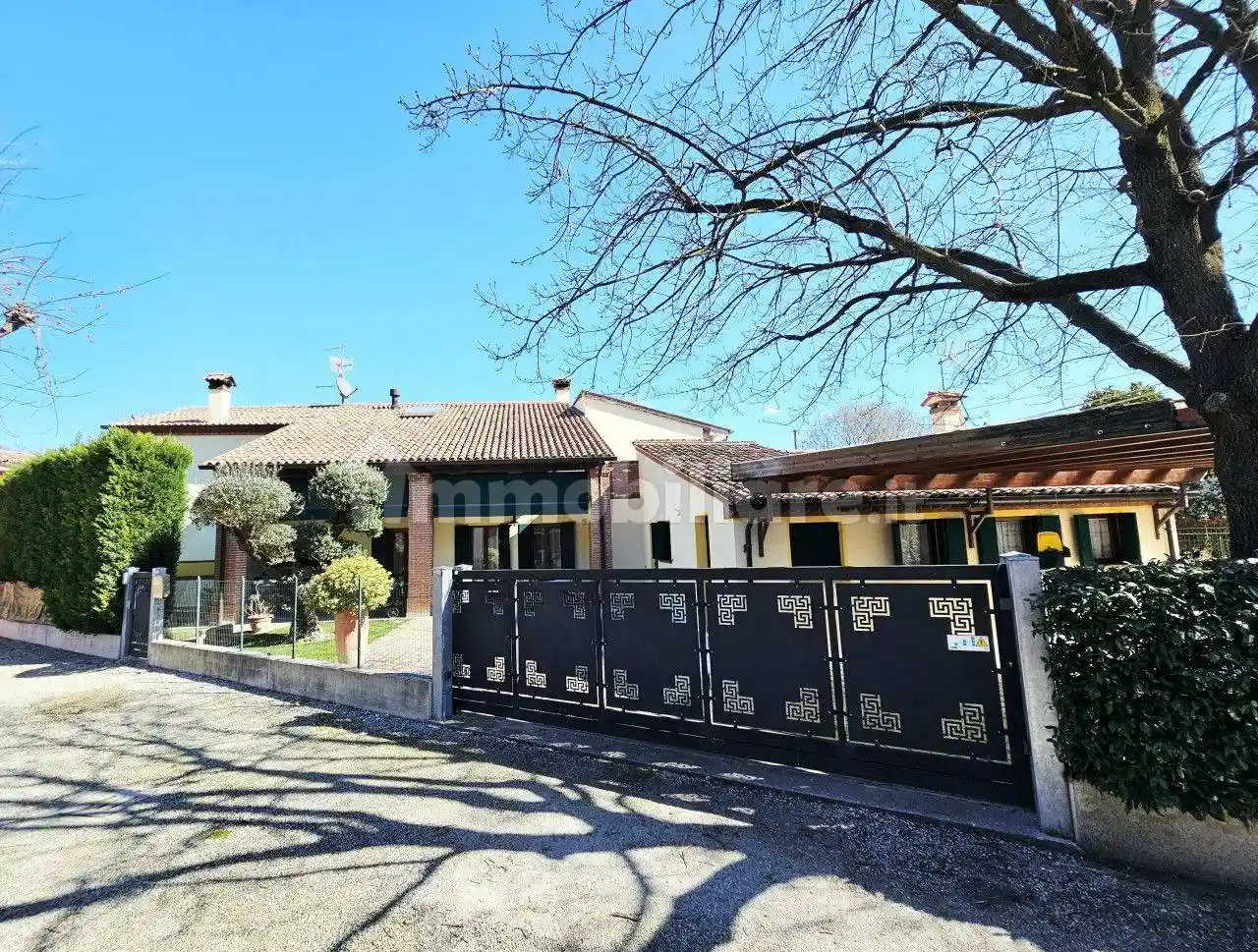 Casa indipendente in vendita a Baone
