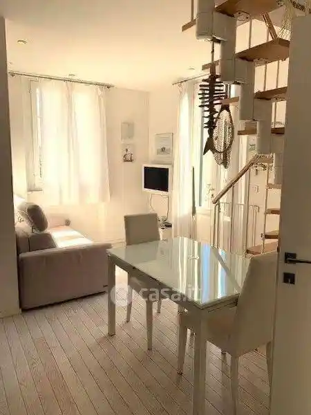 Appartamento in affitto a Viareggio