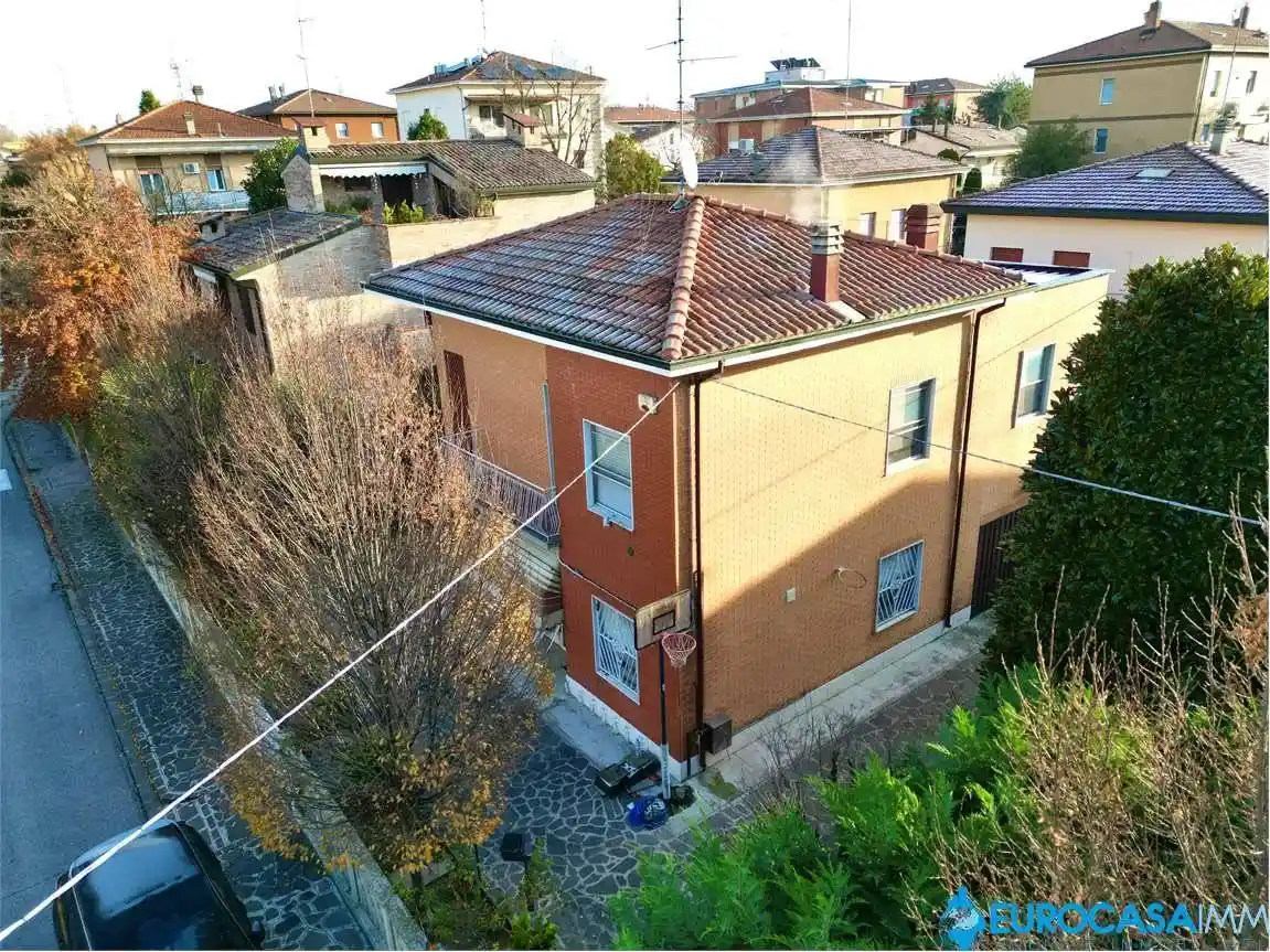 Casa indipendente in vendita a Carpi