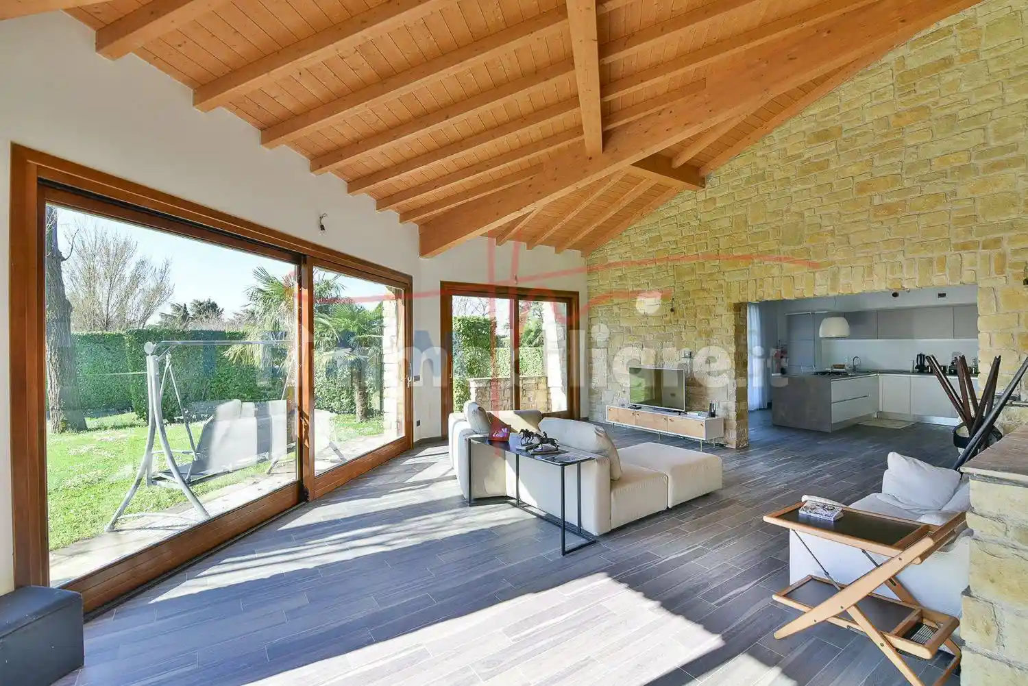 Villa in vendita a Eupilio